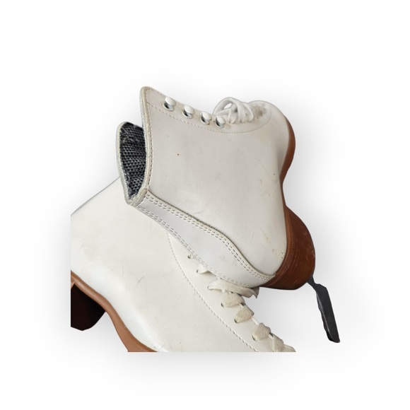 Riedell White Leather Figure Skates - Picture 5 of 7